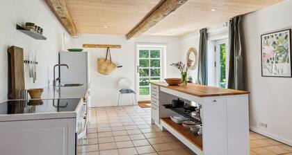 Holiday apartment with sea view on Strynø