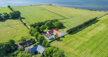 Holiday apartment with sea view on Strynø