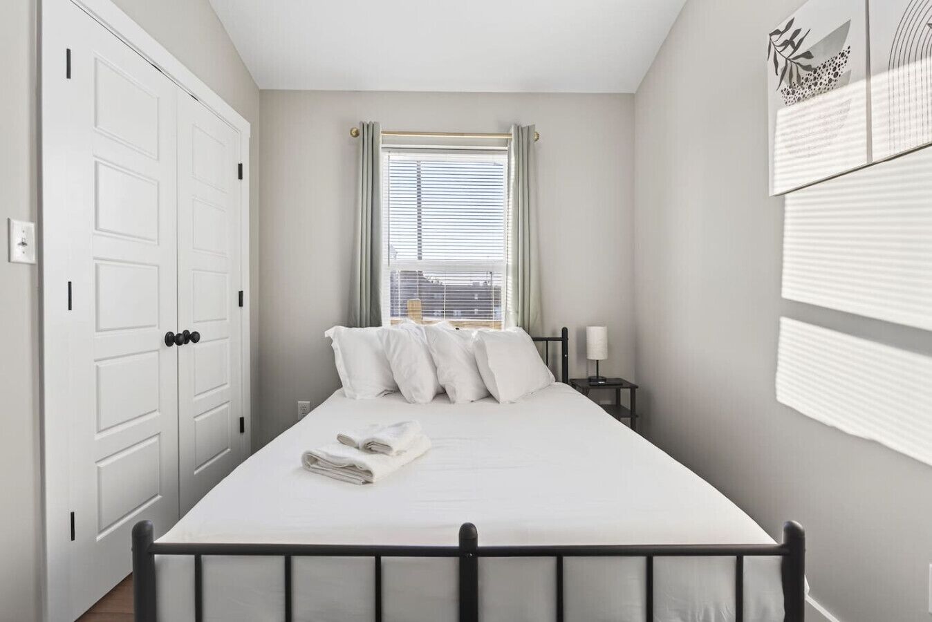 3 bedrooms, desk, iron/ironing board, WiFi
