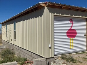 المنشأة من الخارج