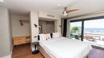 Blackout curtains, soundproofing, iron/ironing board, free WiFi