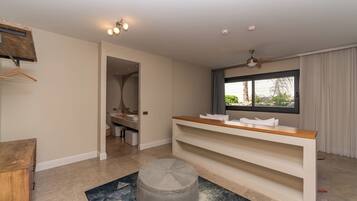 Blackout drapes, soundproofing, iron/ironing board, free WiFi