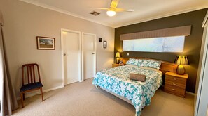 2 Schlafzimmer, Bügeleisen/Bügelbrett, Bettwäsche