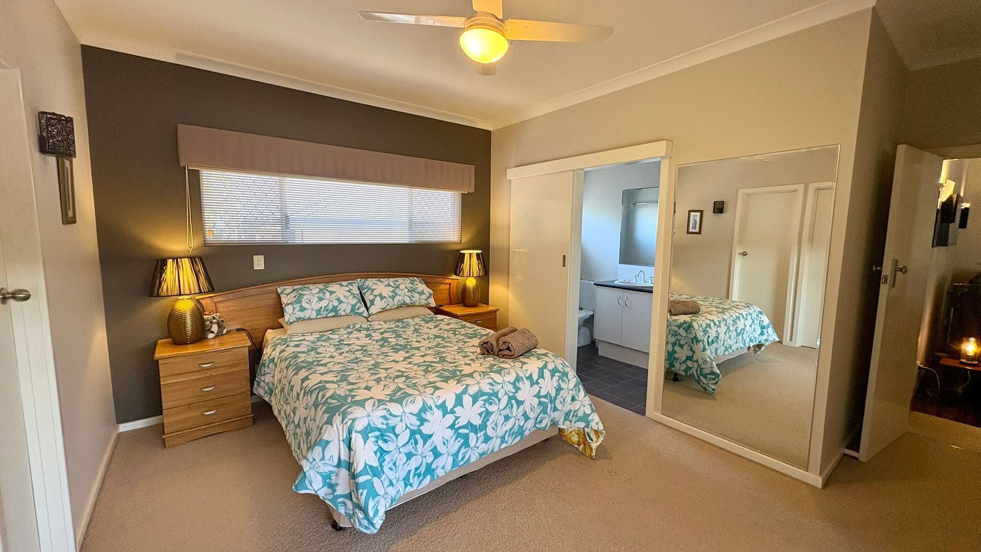2 bedrooms, iron/ironing board, bed sheets