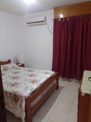 Acceso a internet y ropa de cama 