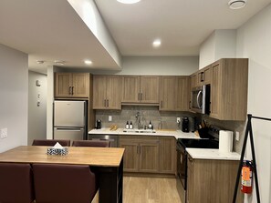 ميكروويف، فرن، موقد طهي مسطح، غسالة أطباق