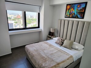 2 bedrooms, desk, iron/ironing board, travel cot - Apart. Lafayette1 2BE-2BA-1parking (Guadalajara)