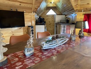 Dining - TO THE CHARM OF NATURE (AUTRY)