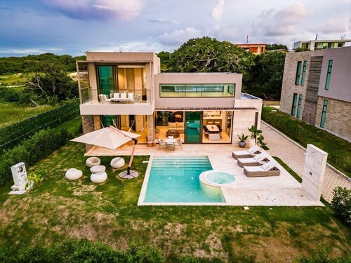 LUXURY VILLA IN CALABLANCA BARU Cartagena in Condominium with Private Beach