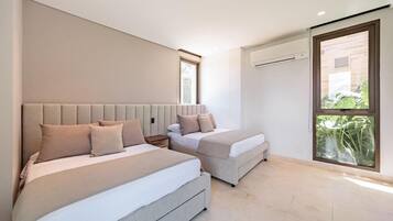 4 bedrooms, iron/ironing board, free WiFi, bed sheets