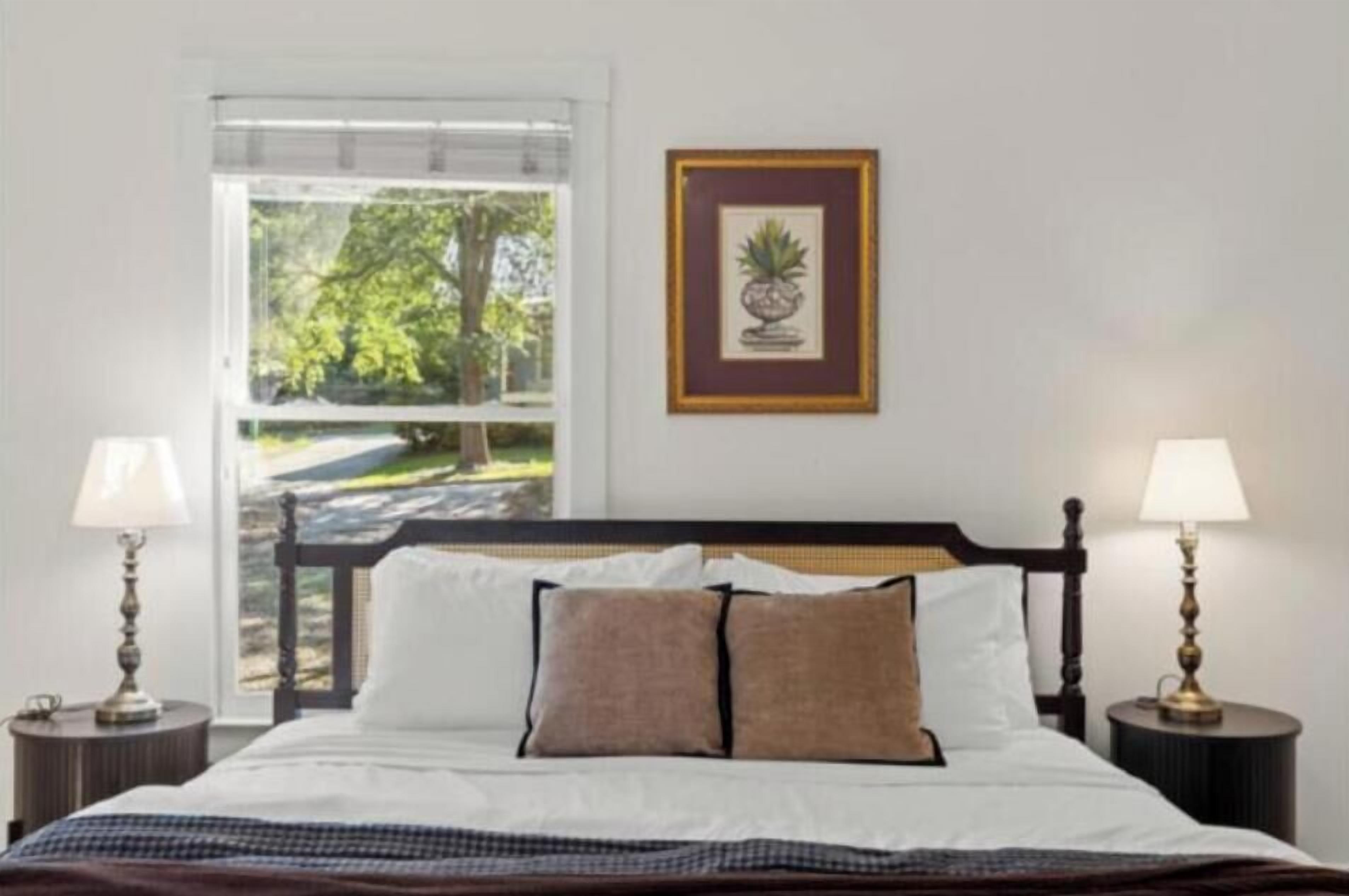 3 bedrooms, desk, iron/ironing board, free WiFi