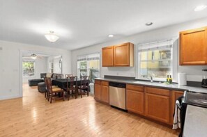 Fridge, microwave, oven, stovetop - New listing! The Terra Cotta Bungalow with Firepit! (Athens)