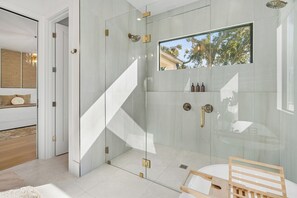 Shower, hair dryer, towels - House of Agape | Modern Luxury Escape w/ Pool (Sarasota)