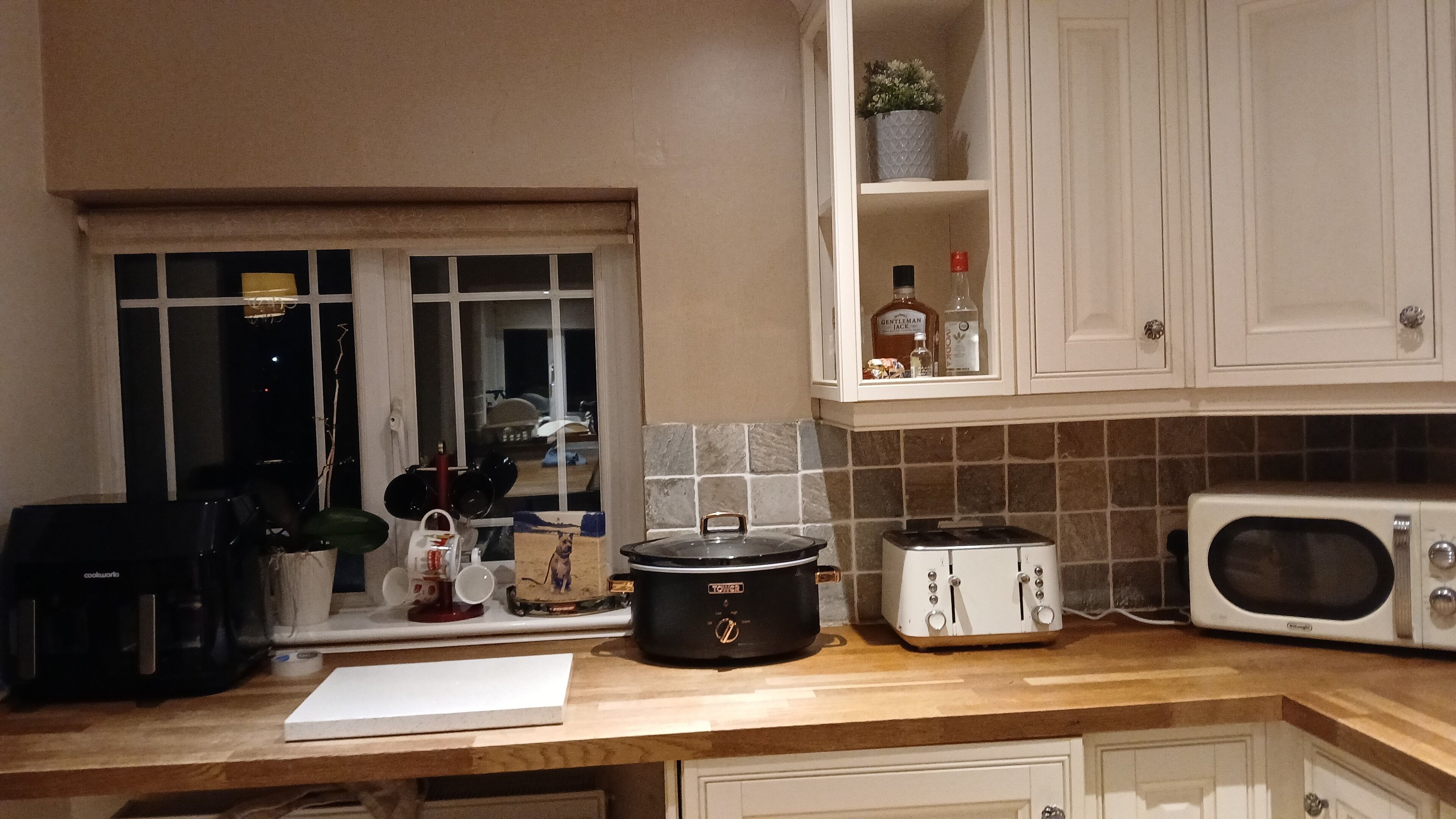 Kühlschrank, Mikrowelle, Ofen, Geschirrspüler