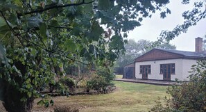 Property grounds - Park Cottage Bed & Breakfast near Burtonwood (Saint Helens)