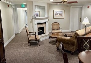 TV - Downtown Park City, Main Street Condo 1-Bdrm, 7 nights, Jan 10-17, 2026 sleeps 4 (Park City)