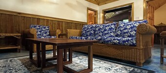 Nature Stay | Howler Monkeys | AC | WiFi