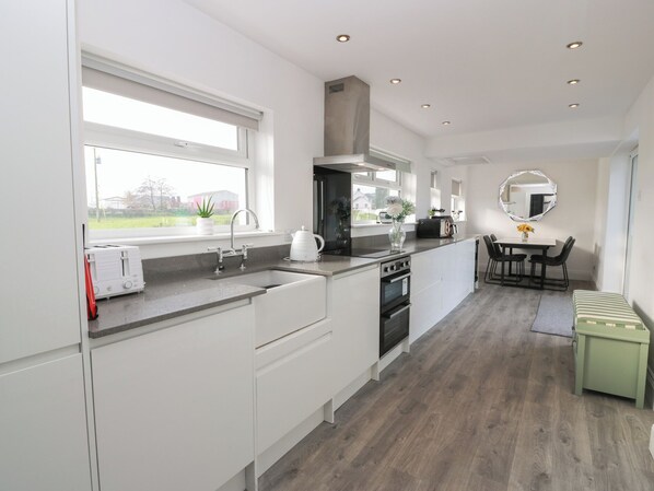 Private kitchen - MARCHDYKE FARM COTTAGE, with open fire in Annan (Lockerbie)