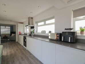 Private kitchen - MARCHDYKE FARM COTTAGE, with open fire in Annan (Lockerbie)