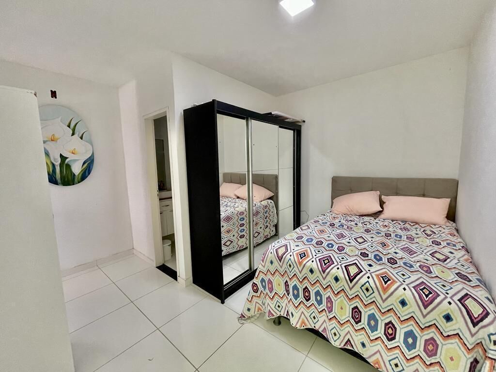 Silitysrauta/-lauta, Wi-Fi, vuodevaatteet