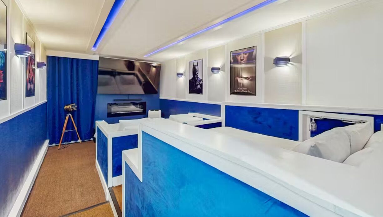 Bureau, fer et planche à repasser, Wi-Fi gratuit, draps fournis