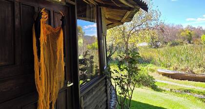 Lirio: Private Garden, Arcade & Lake View, 2km from Huasca's downtown.