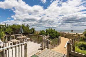 Property grounds - English Towers 1102 (Ocean City)