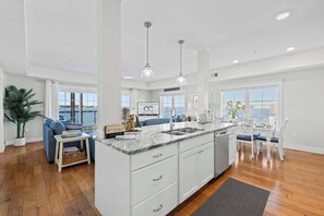 Interior - Bayview Grand 102 (Ocean City)