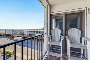 Property grounds - Sea Star 201 (Ocean City)