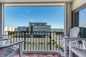 Property grounds - Sea Star 201 (Ocean City)