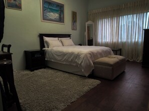 Fer et planche à repasser, draps fournis