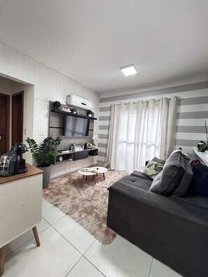 Living area - Modern apartment in Praia Grande, 500m from the beach, with air conditioning, garage, and Wi-Fi. (Praia Grande)