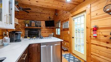 Micro-ondes, four, plaque de cuisson, lave-vaisselle