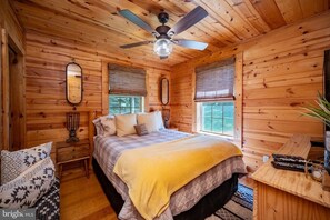 3 chambres, fer et planche à repasser, Wi-Fi, draps fournis