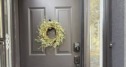 Newly Renovated Loft • Prime Location • Free Parking & Washer/Dryer