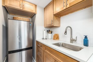 Interior - Bluewater-Modern 1BR Oasis with Pool & Easy Beach Access (Ocean City)