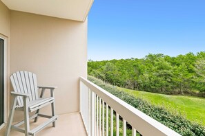 Property grounds - 1BR condo steps to beach, pools, hot tub (Miramar Beach)