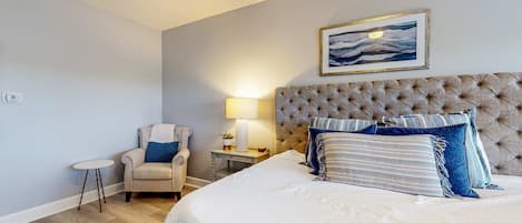 Iron/ironing board, Internet, bed sheets