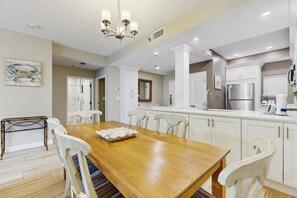 Dining - 2BR Resort Condo: Beach Access & Pools (Miramar Beach)