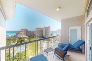 Property grounds - Private beach condo with Gulf views (Miramar Beach)