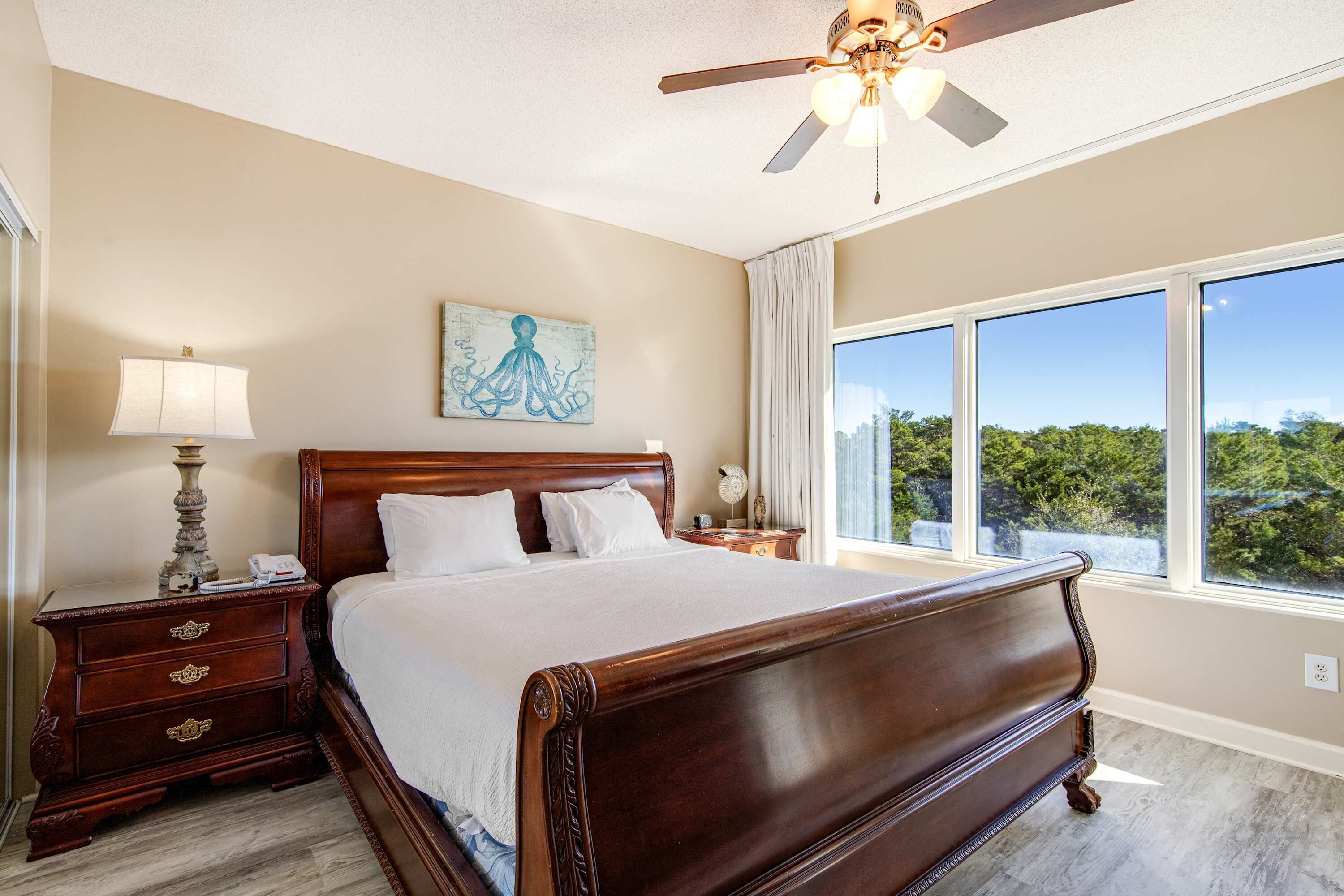 2 slaapkamers, een strijkplank/strijkijzer, wifi, beddengoed