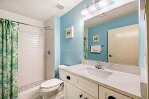 Shower, hair dryer, towels - Exclusive 2BR condo with beach access (Miramar Beach)