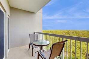Property grounds - 1BR retreat: hot tub, steps to beach access (Miramar Beach)