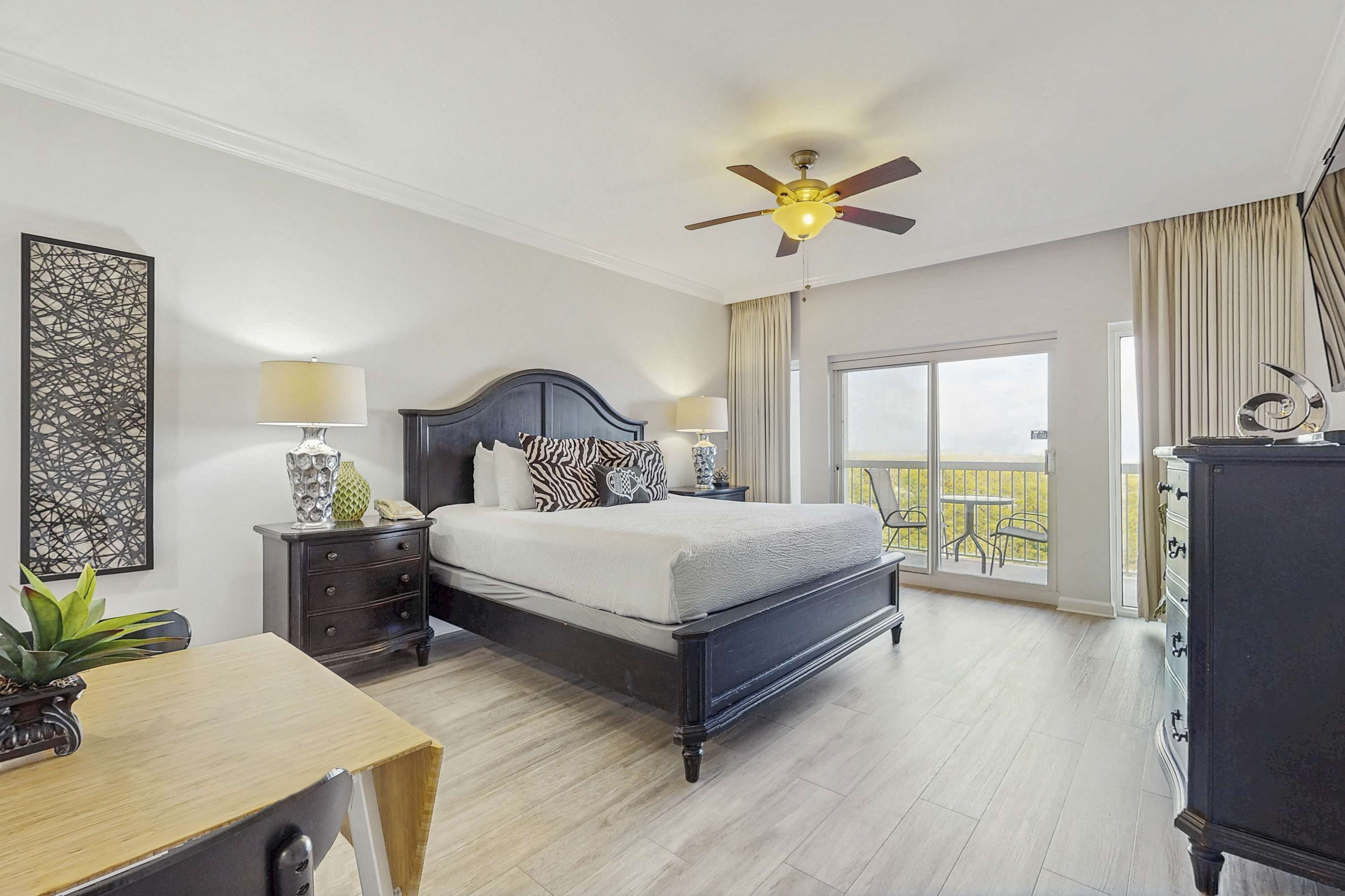 1 slaapkamer, een strijkplank/strijkijzer, wifi