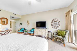 Iron/ironing board, WiFi - Exclusive 1BR: Beach, Pool, Hot Tub (Miramar Beach)