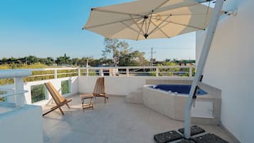 Maison Familiale, vue piscine | Terrasse/Patio