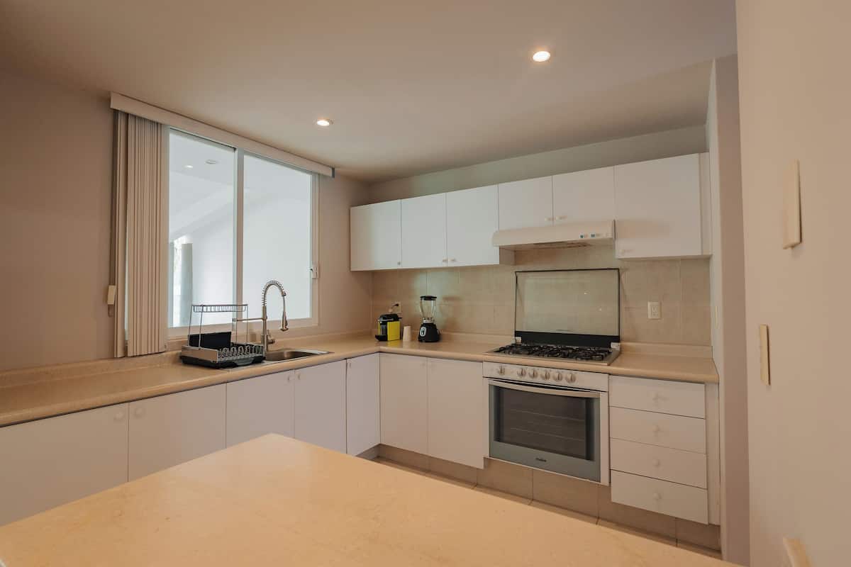 Family House, Pool View | Private kitchen