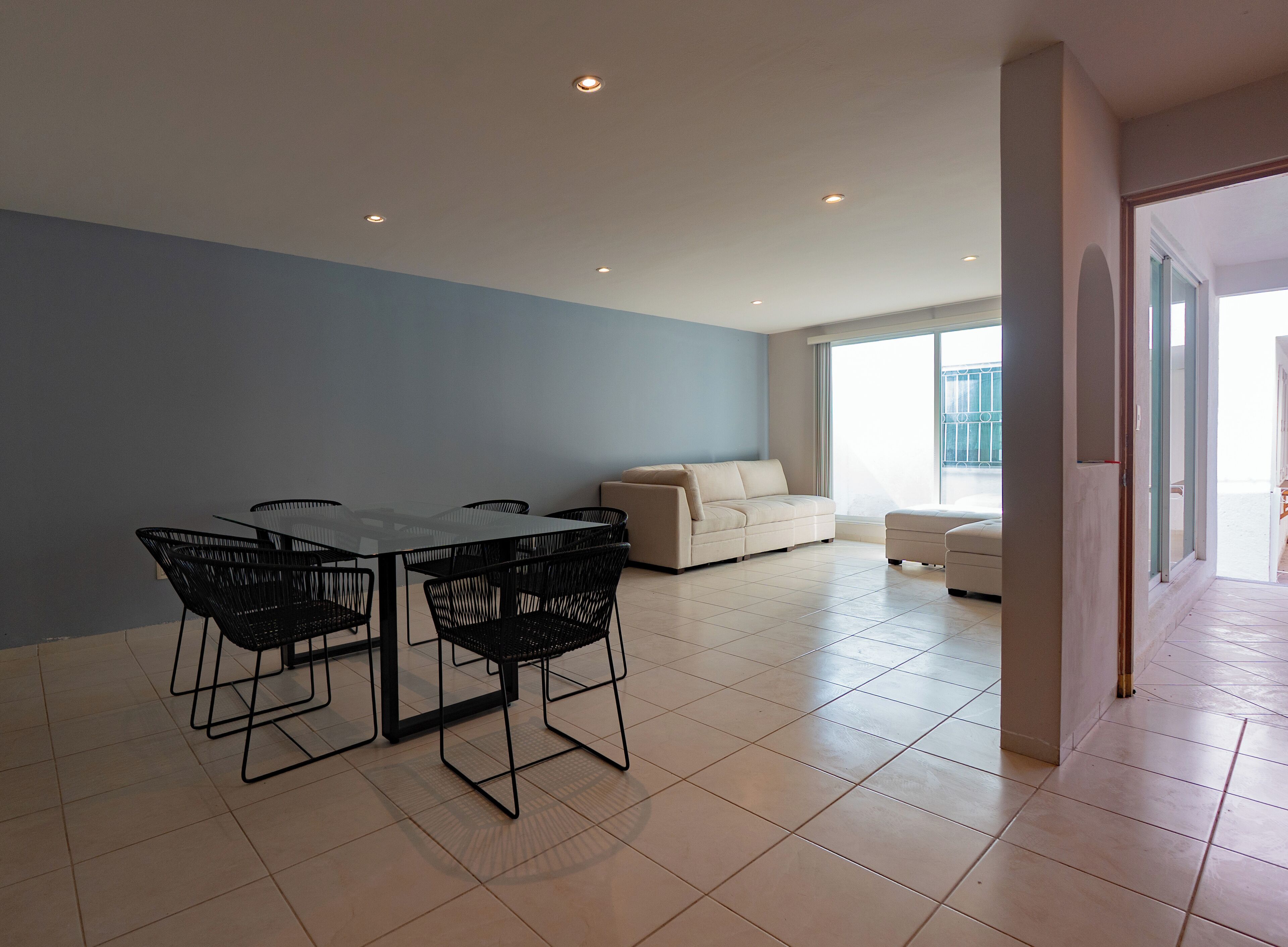 家庭獨棟房屋, 泳池景觀 | 客廳