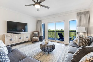 Een televisie en een dvd-speler