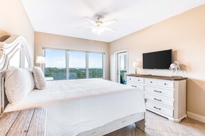 2 bedrooms, iron/ironing board, WiFi, bed sheets - Exclusive Gulf-view condo with balcony (Miramar Beach)